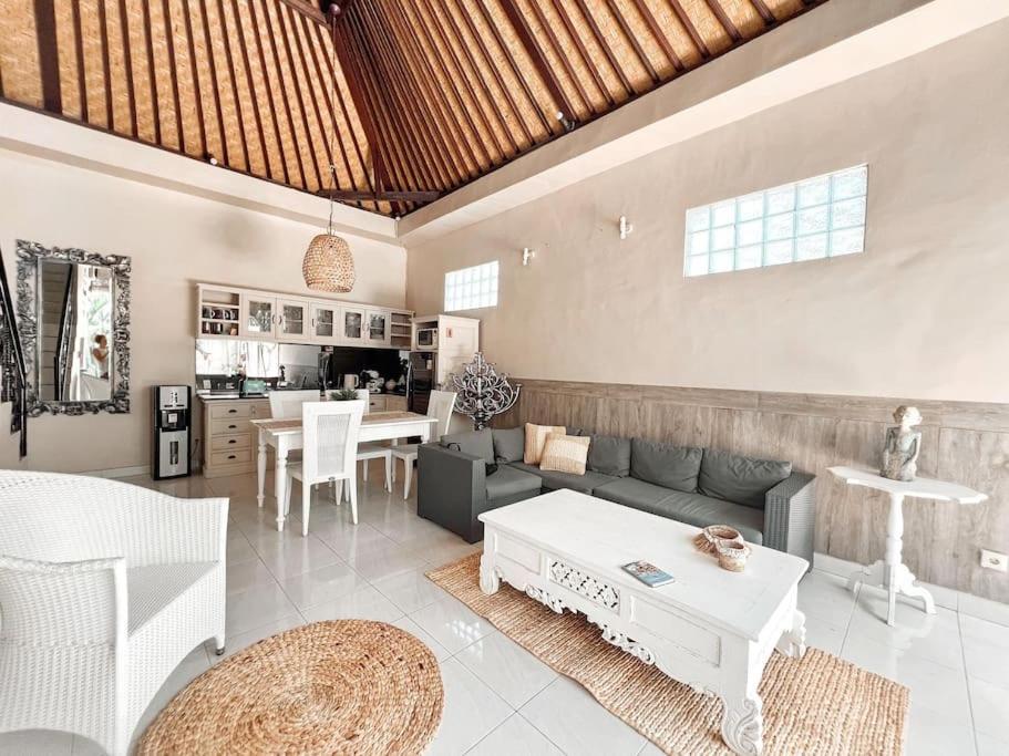 Cute 2Br Villa In The Heart Of Seminyak Exterior photo